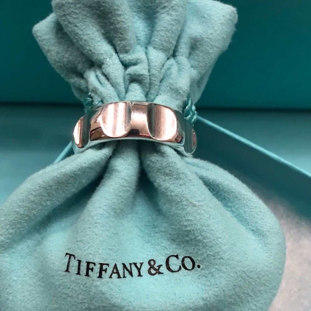 Authentic Tiffany & Co. Picasso Groove ring
